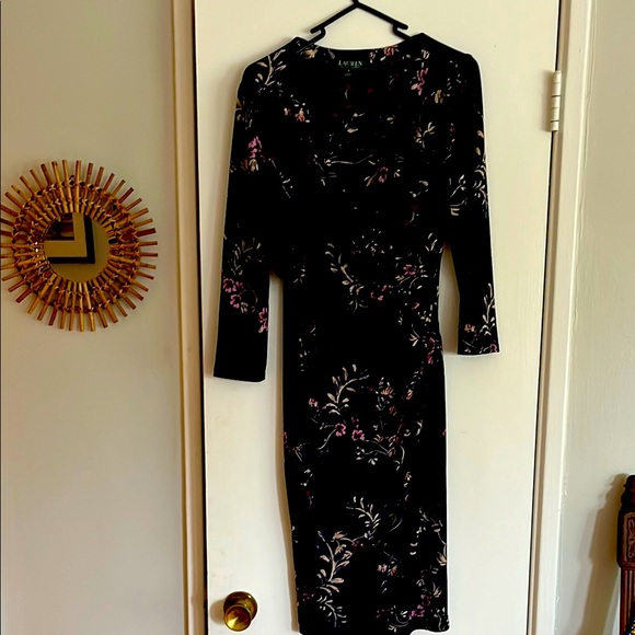 Elegant Black Floral Dress - Picture 1 of 3